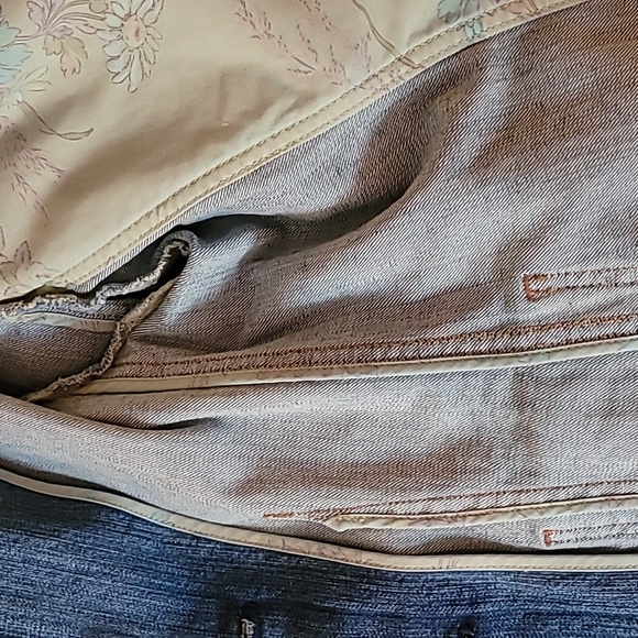 Gap Jean jacket woman’s size 6 - Picture 12 of 12